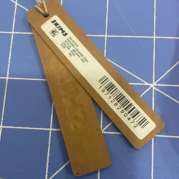 🦁SKIMS Style: No Show Molded Unlined Demi (BR-DEM-1883). - Picture 10 of 10